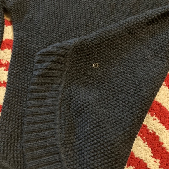 Lululemon navy sweater size between 4 and 6 - Picture 2 of 8